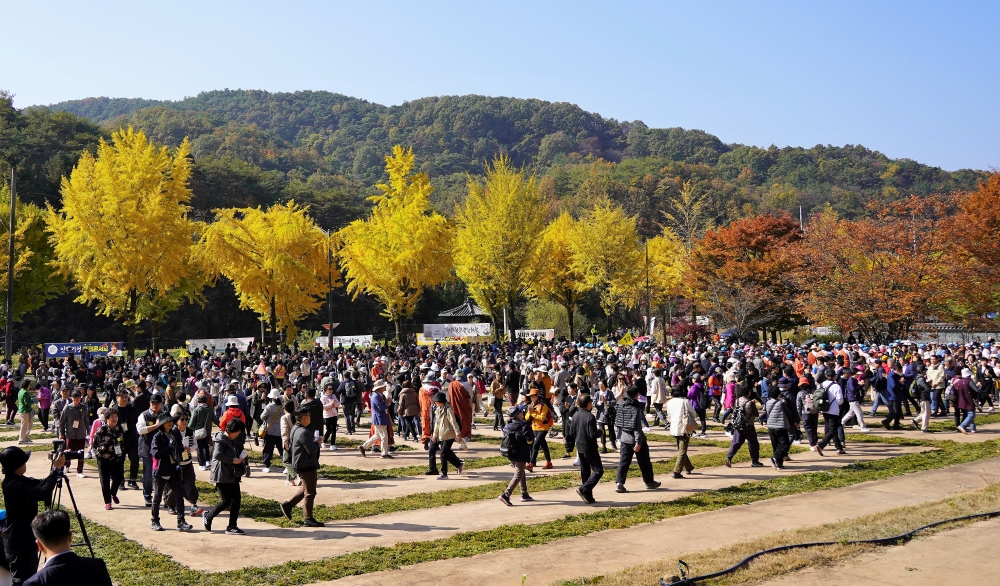 1년만에 다시 열린 평화순례에는 전국에서 사부대중 4000여명이 운집했다.