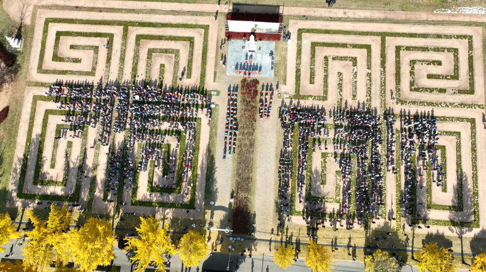 평소보다 2배 많은 4000여 명의 사부대중이 참여했다.