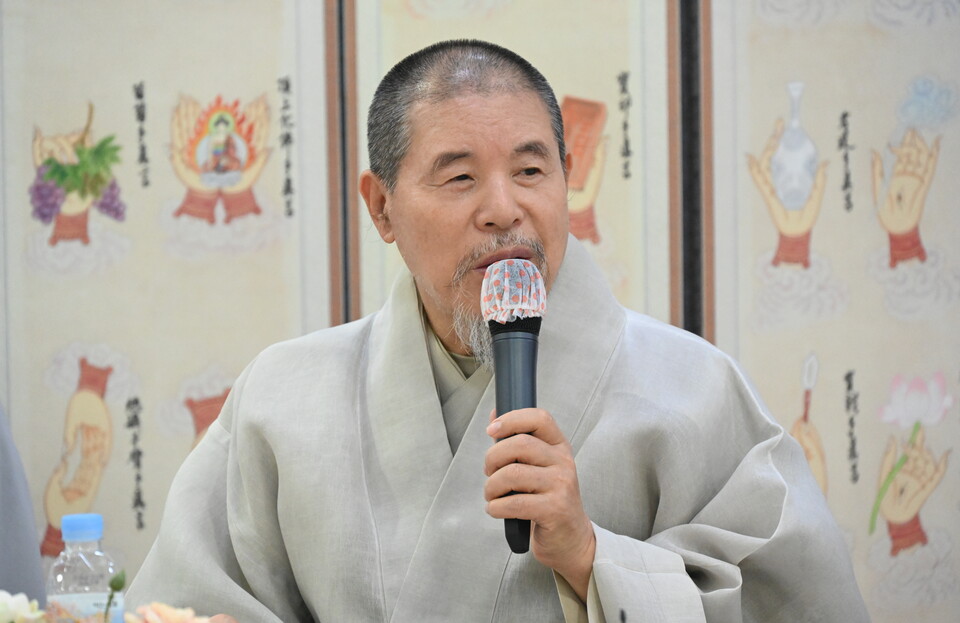 불교광장 총재 자승스님(상월결사 회주)이 10월31일 동국대 서울캠퍼스 상록원에서 제18대 중앙종회 불교광장 간담회를 개최하고, 한국불교 중흥을 위해 노력할 것을 당부했다.