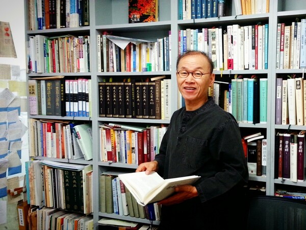 42년째 불교책을 내고 있는 윤창화 민족사 대표가 누구나 재미있게 읽으면서 지식도 쌓을 수 있는 책 ‘불교 지식 꽁트’를 펴냈다.
