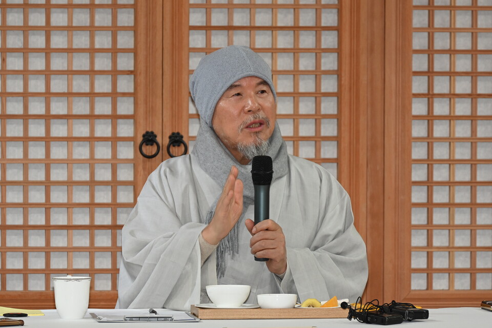 11월27일 봉은사 구생원에서 열린 기자간담회 당시 자승스님 모습.