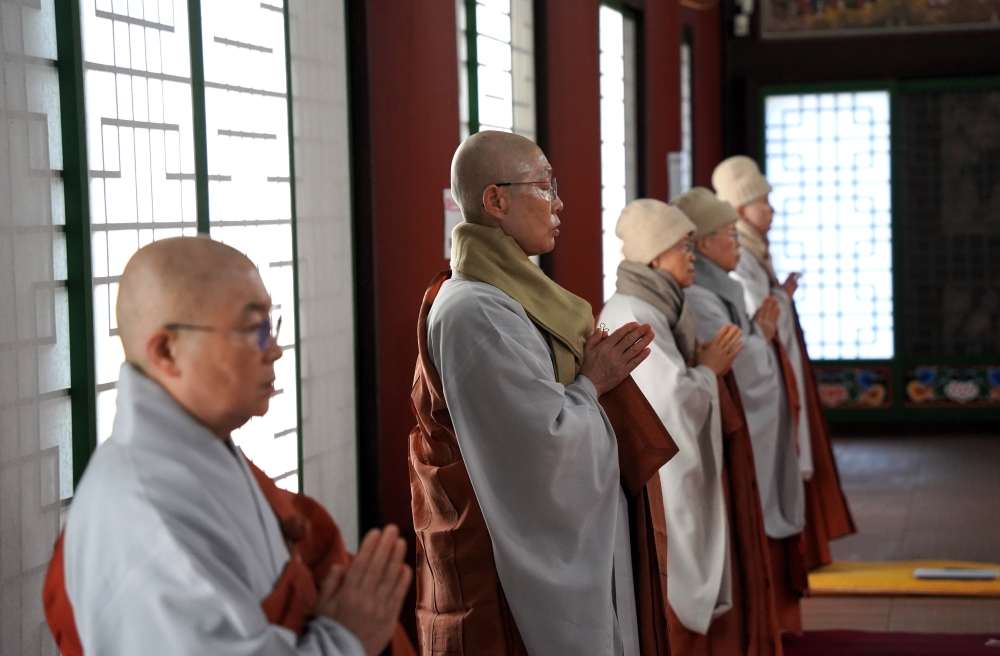 봉녕사 어른 스님들이 대거 참석했다.