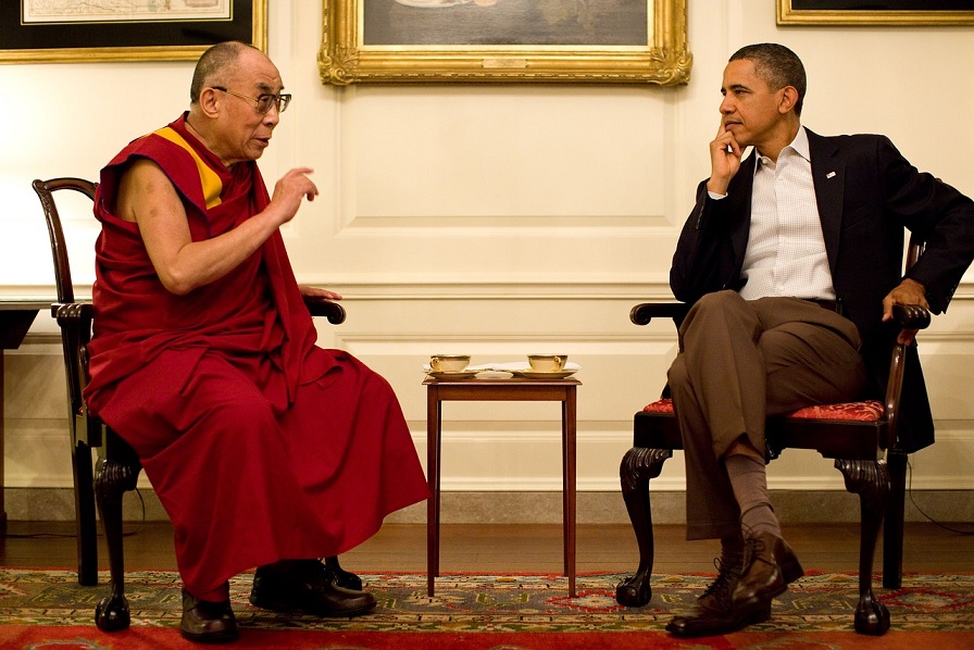 달라이라마와 오바마 미국 대통령이 2010년 2월 18일 백악관에서 만나 세계평화에 대한 견해를 교환했다. 사진출처=픽사베이 