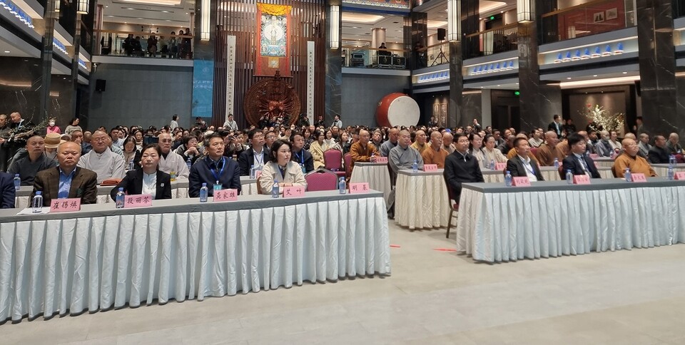 중국 후베이성 황매현 오조사에서 열린 황매 선문화포럼 및 동산 선차대회 개막식.