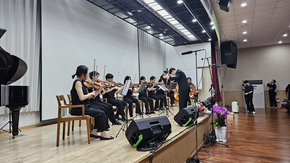 부산불교환경연대는 7월27일 범어사선문화교육관에서 ‘우리가 살리면 우리를 살린다’주제로 ‘부산불교환경연대 창립2주년 후원음악회’를 개최했다. 