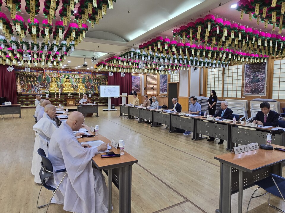 불교방송 이사회(이사장 덕문스님)는 9월26일 서울 마포구 다보빌딩 3층 법당에서 제125차 이사회를 개최했다.