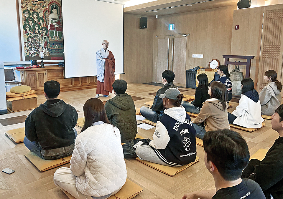 지도법사 일윤스님과 함께하는 정기법회.