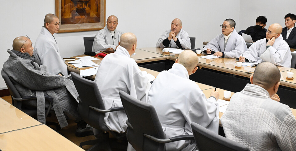 ‘헌법정신 위배하는 천주교 2027 서울 세계청년대회 특별법 저지 대책위원회 상임위원회는 1월2일 한국불교역사문화기념관 2층 회의실에서 제1차 회의를 열고 대응방안을 논의했다