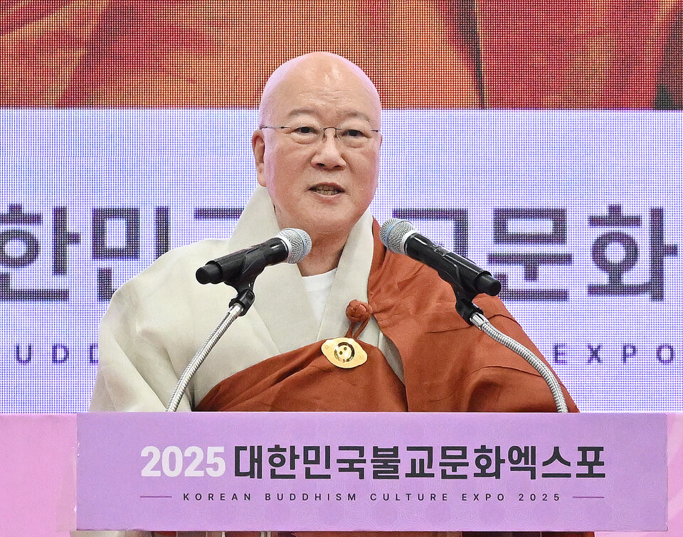 축사하는 BBS불교방송 이사장 수불스님.