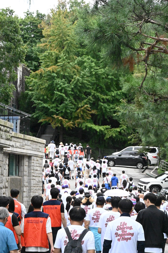 �������б��� ���� ��å�� �ϴ븦 �ȱ���� �� �÷α� ���� �����ڵ��� ���.&nbsp;