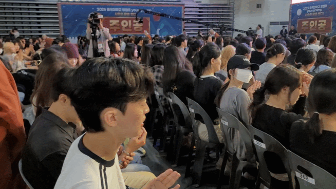 [����1] �������б��� ������ '2025 ��ķ��'���� 3500������ �л����� ����Ŀ��� ���� �ް� �ִ�.