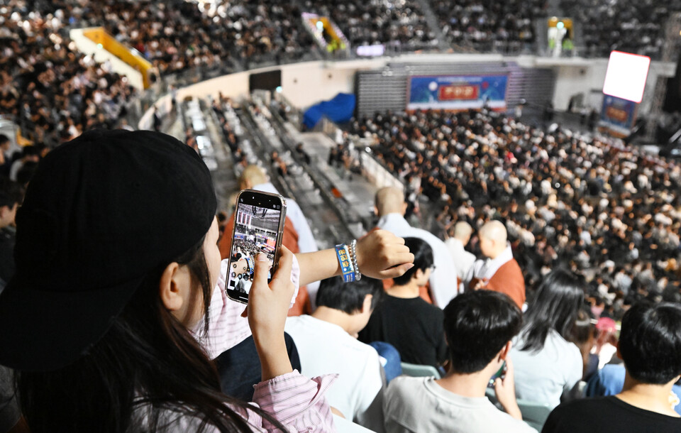 ������ָ� ���� �� ���л��� �������� ��� �ִ�.