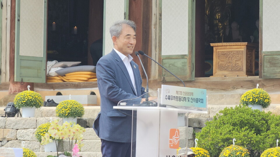 정읍고창 윤준병 국회의원이 축사를 하고 있다.