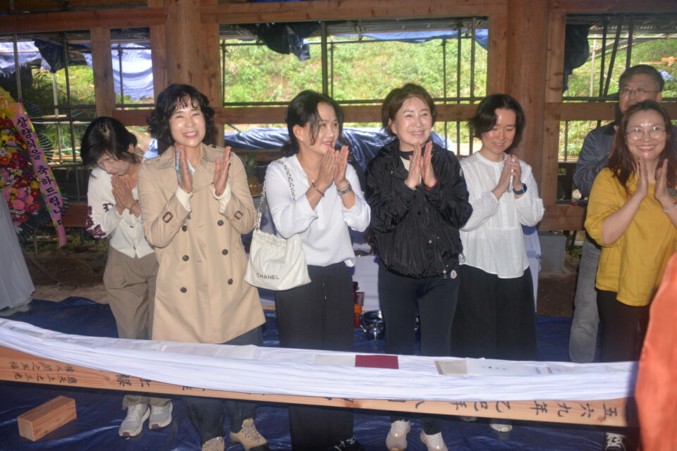 ��� �󷮽Ŀ��� ���ڵ��� '���̿�'�� ��ġ�� ���ϰ��ִ�