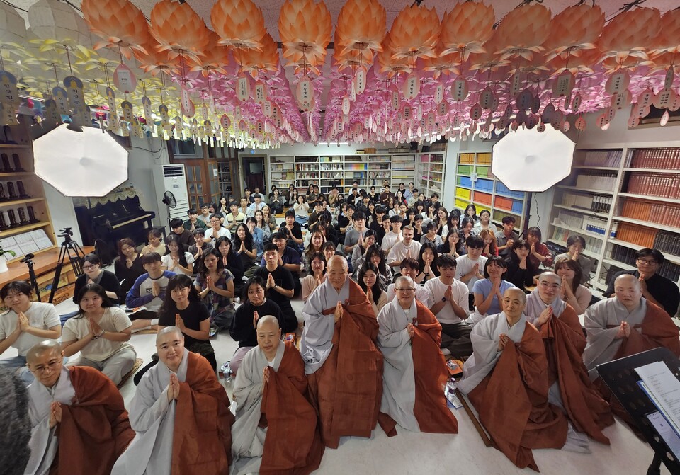 �����롤������ �ұ����Ƹ��� ���� �����簡 ���� ���� 11�� ���б� �ұ����Ƹ� ȸ���� �Բ��� ���չ�ȸ�� 9��25�� ������ �泻���� �����ߴ�.&nbsp; ������ ���չ�ȸ ���� ���ߵ� ��ü����.