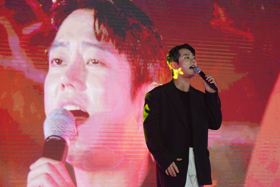 화려한 무대매너를 자랑한 가수 테이.