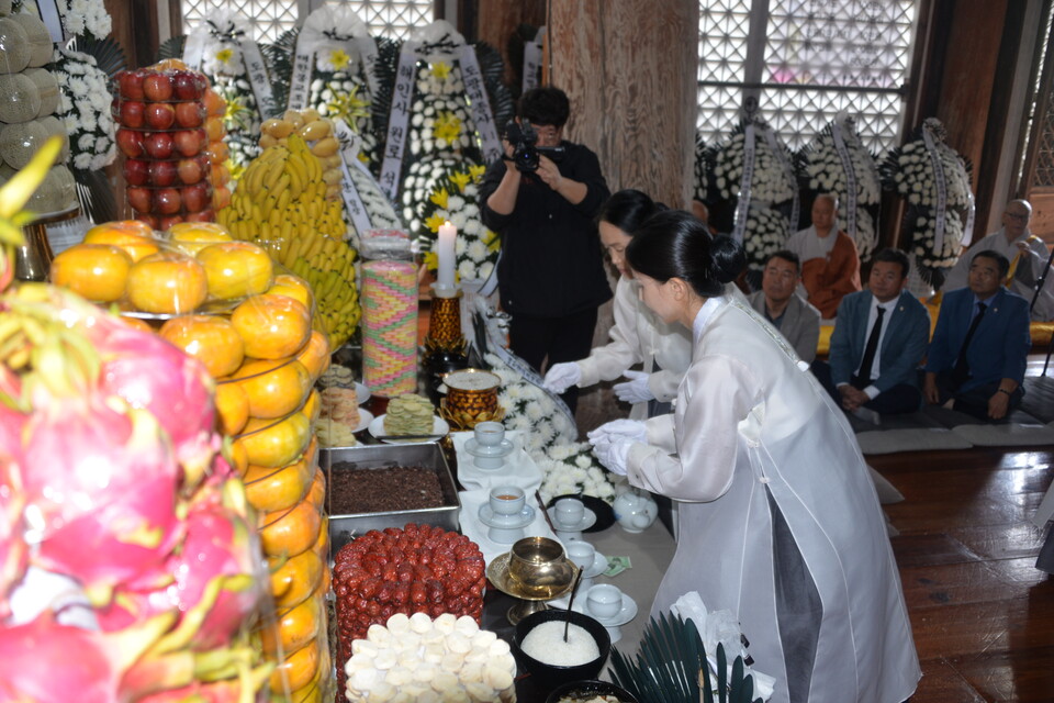 ����ȸ ����ǽ�