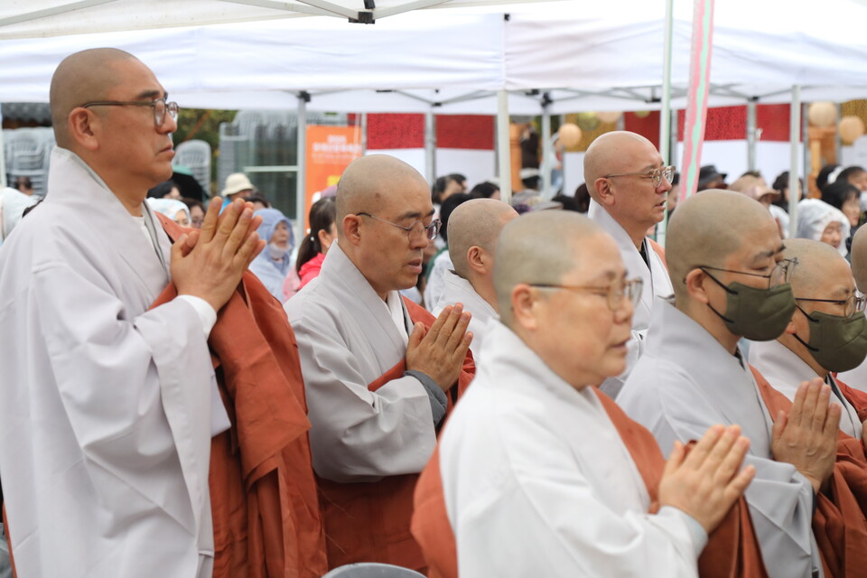 2025 오대산문화축전 개막식에 참석한 스님들의 모습