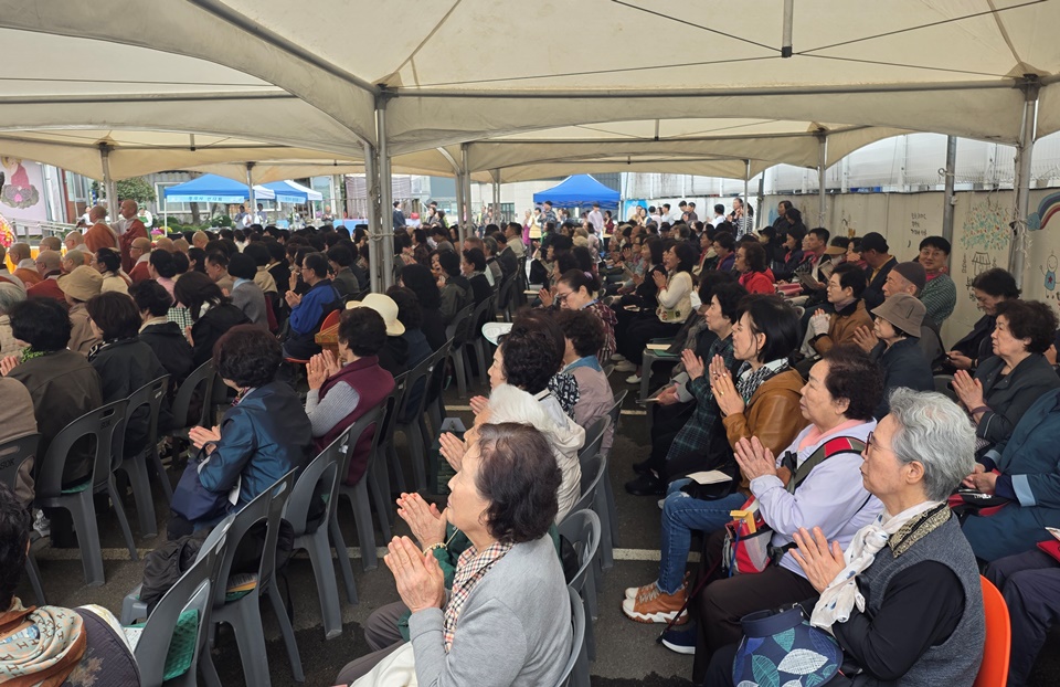 ����� �ո����� ��δ��� 1000�������� ���� �޿���.