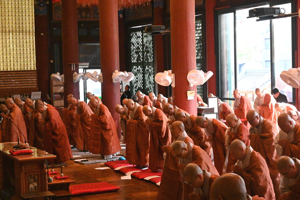 10월30일 서울 조계사 대웅전에서 열린 불교광장 총회 모습. 