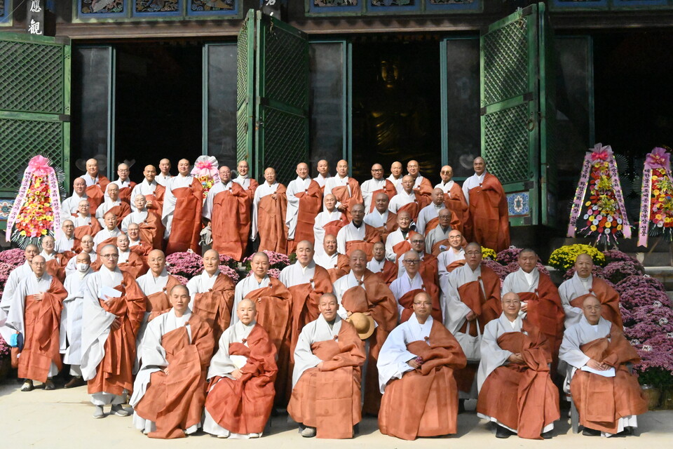 총회 이후 단체 기념사진 촬영 모습. 