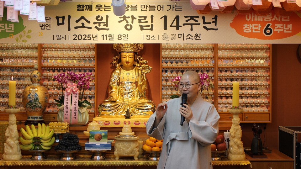 �����ٹ�ȭ��� �̻��� �ּ�����.