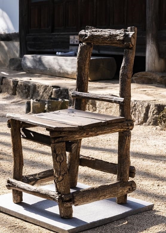 불일암에 있었던 무소유 상징의 빠삐용 의자.