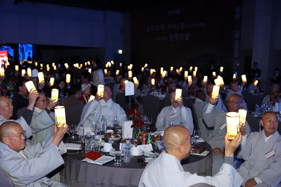 ������� 11��12�� '���� 120��, ���ͽ������� �̾�� �̷��� ���� ������ ��' ��縦 ���� ����� ���� 100���� �����ߴ�.