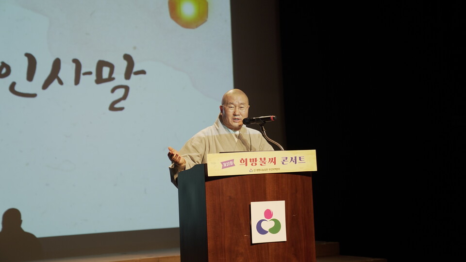 �λ縻�� �ϰ� �ִ�&nbsp;����������õ �λ��������� ������ �ɻ꽺��.