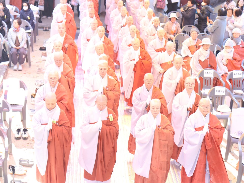 â�ϻ����н°����п� �������� ������������ ���� ���� ���� �޴� ���Ե�.