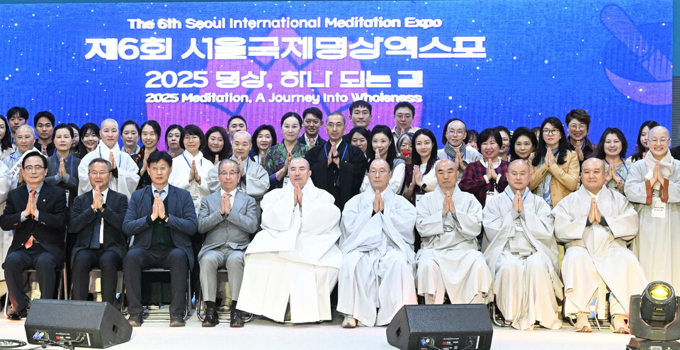 �������� ��ģ ������ �̻��� ���������� ����� ����� ������ ����, �������� ��������, ������ �̷����� �繫���� �ϰ�����, ����� ������ ����������, �ڼ��� �̷����ձ������� �� �� �� ����ν� �����ڵ��� ����Կ��� �ϰ� �ִ�.