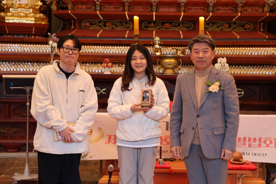 ���� ��÷�� �̾�����.&nbsp;