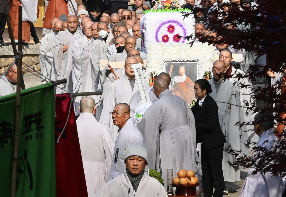 대종사의 법구가 금산사를 벗어나기 직전 산문 입구에서 노제가 이뤄졌다.