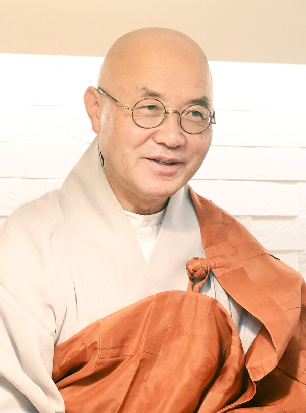 금강스님은 “교육이 살아야 종단이 산다”는 일념으로 임기 2년 동안 승가교육의 새 장을 열겠다는 각오를 다졌다.