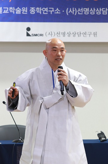 &nbsp;û�������� ��ǥ�� �ϰ� �ִ�.