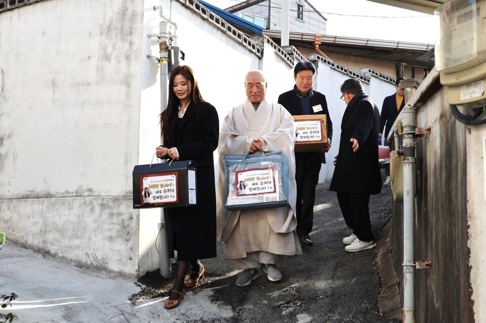 ����������õ���δ� �ŵ��� ����� ��� ������ ���� ã�ư� ������ǰ�� ���ߴ�.