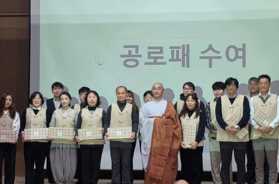 �����Ķ��Ÿ�� ���� ���Ƿ� �̲� ���� ����鿡�Ե� �ݷ��� �����п� ��ǰ�� �����ߴ�.&nbsp;