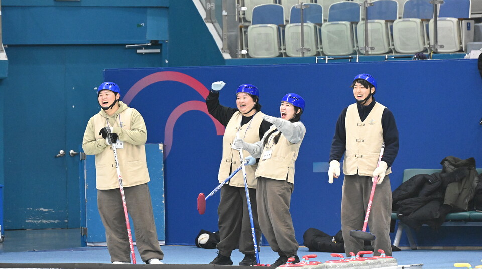 �ø� ü���� �ϸ� ��ſ��ϴ� �����ڵ��� ���.