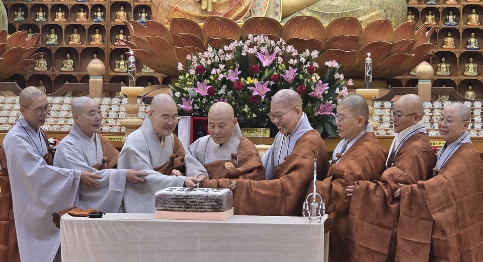 �ų��ϷʽĿ� ������ �񱸴� �����ǿ� �Ϲ�����(���ʿ��� �׹�°)�� ����� �����񱸴�ȸ�� ���뽺�԰� ����� ���Ե��� ������ ��ȹ�� ��� �Ͽ� �������븦 �߿��ϸ� ���������� ������ ������.&nbsp;