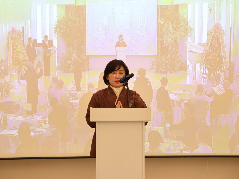 �λ縻�ϴ� �۱��� ������� �뱸������ ������â�� ����.