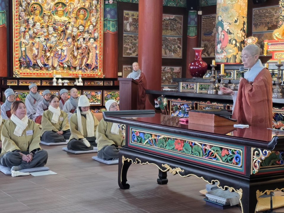 ���ҽĿ��� ����� ���� ���󽺴��� ����縦 ���ϴ� ���.