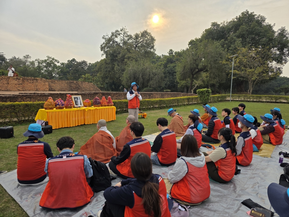 1��28�� ����ٽ�Ƽ ������翡�� ����� ������ ȸ��縦 ���ϰ� �ִ� ���.