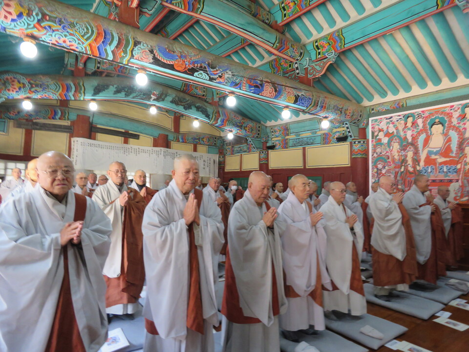 ���ϴ����� ������� 2��18�� �ְ�� �ȿ��翡�� ���� ���δ�����Ե��� ��� ������ ��� ����ƴ�.&nbsp;