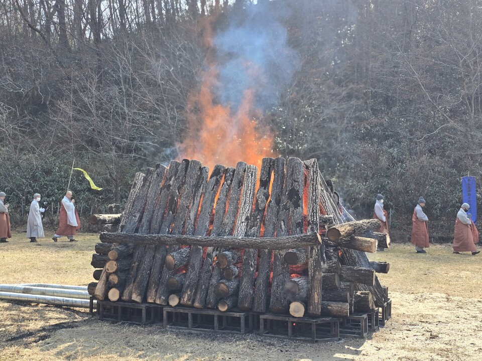 �ٺ�� ���