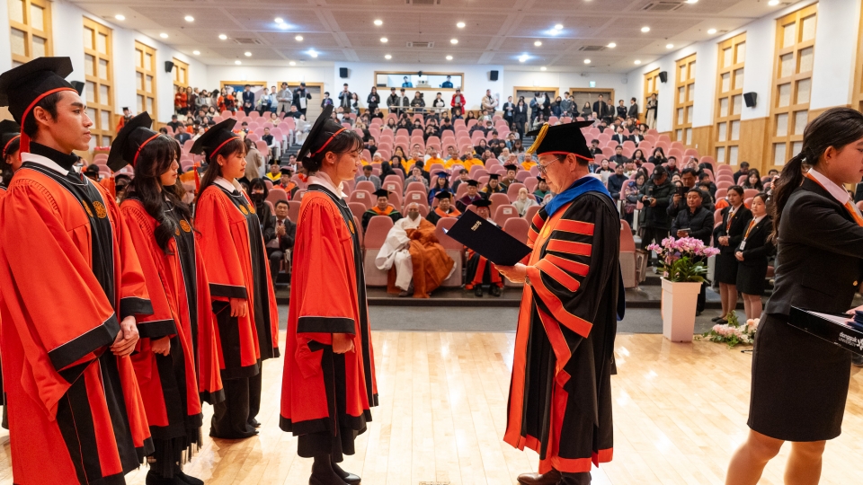 ������ ������ķ�۽��� 2��19�� ������������ ���� �� 1198���� �������� �����ߴ�. ���λ��� �����ϴ� ���.