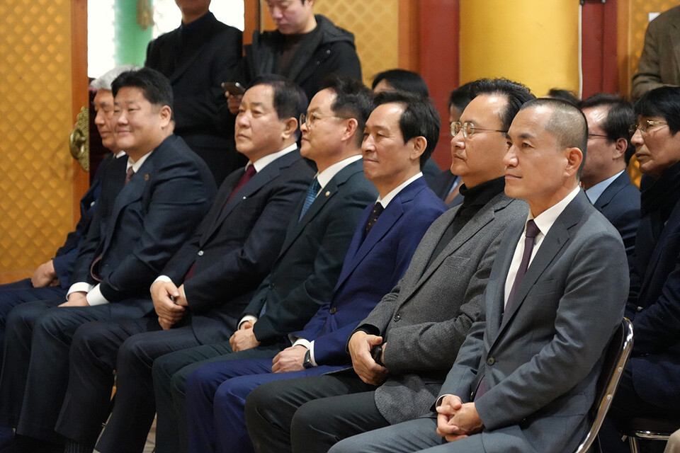 법회에 참석한 각급 단체 기관장들의 모습.&nbsp;
