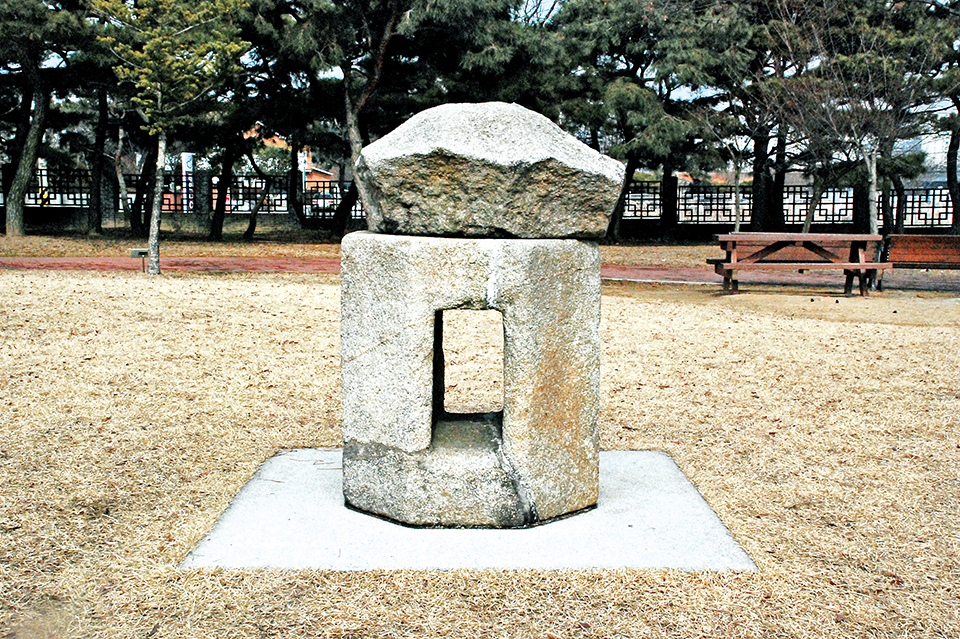 박경식 교수의 석조문화유산 답사 돌로 세운 불국토 한국 석등의 기원 ­ 미륵사지 석등