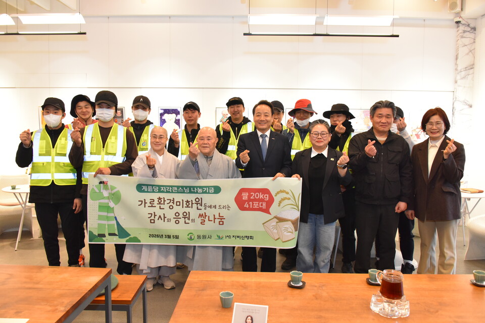 �����簡 ���ʱ⵵ ����̸� ��� ���ι�ȭ���鿡�� �ں� �� ������ ���ƴ�