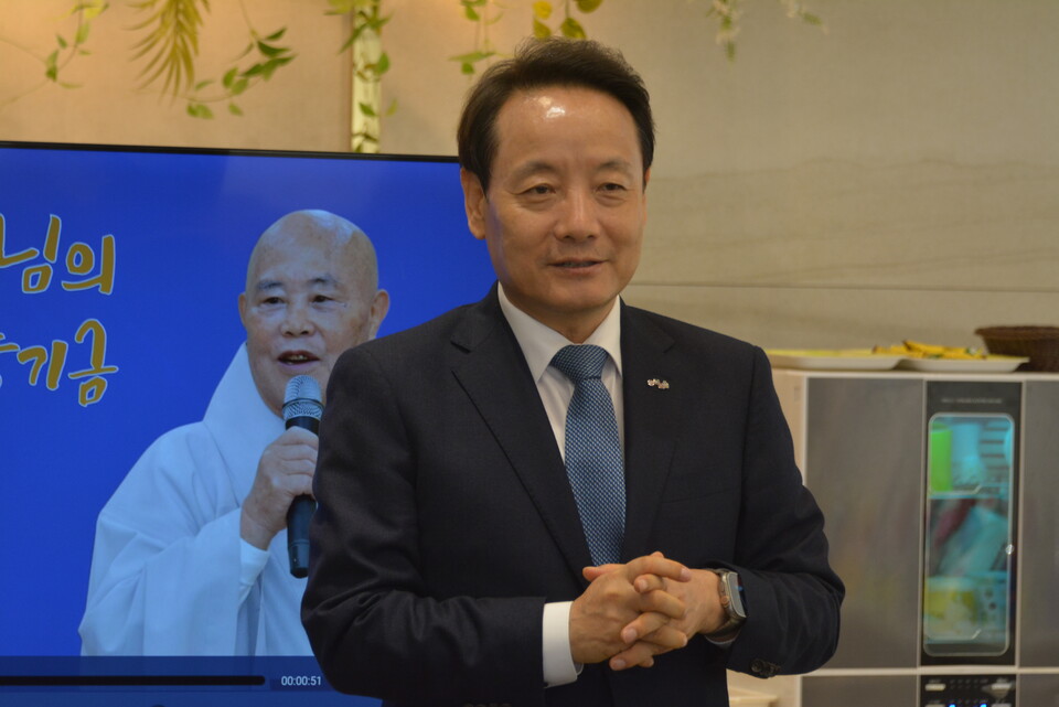 ���� ����û�� �λ�