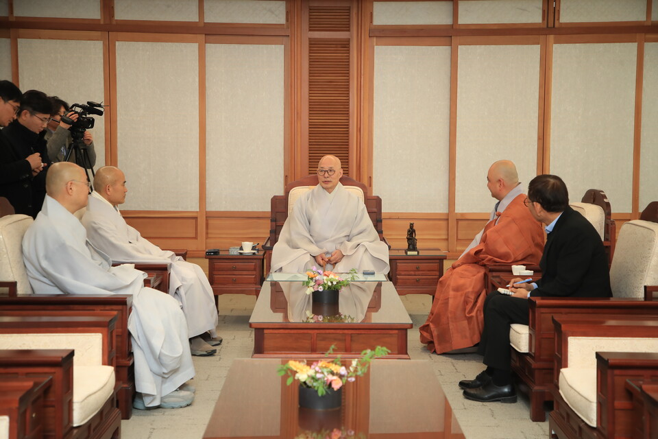 ������ �ѹ����� ���콺���� 3��17�� �ѱ��ұ����繮ȭ���� 4�� ���߽ǿ��� ����HC ��ǥ�̻� ��ȭ���԰� ���� ���� �������� ������ �޾Ҵ�.&nbsp;